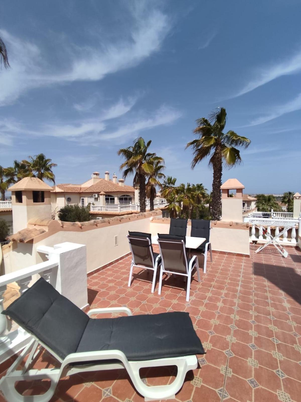 Schoenes Ruhiges Rooftop Apartment Mit Grosser Dachterrasse تورّيفيِخا المظهر الخارجي الصورة
