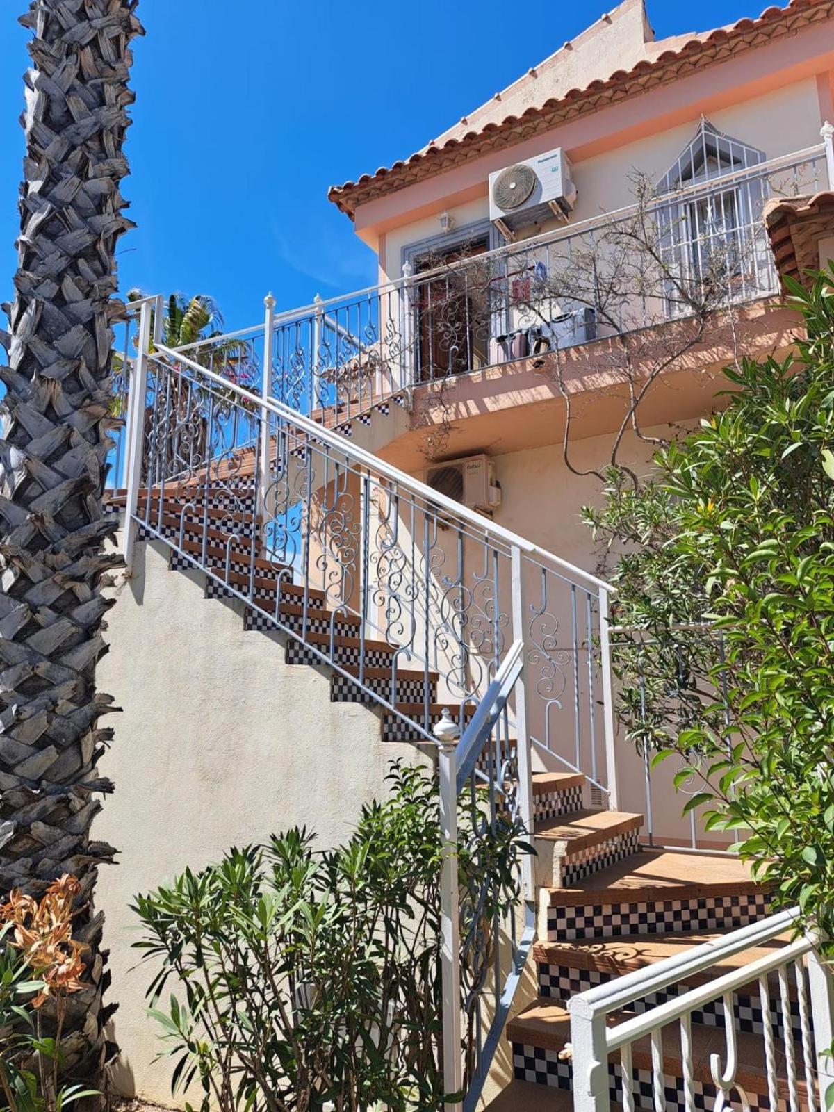 Schoenes Ruhiges Rooftop Apartment Mit Grosser Dachterrasse تورّيفيِخا المظهر الخارجي الصورة